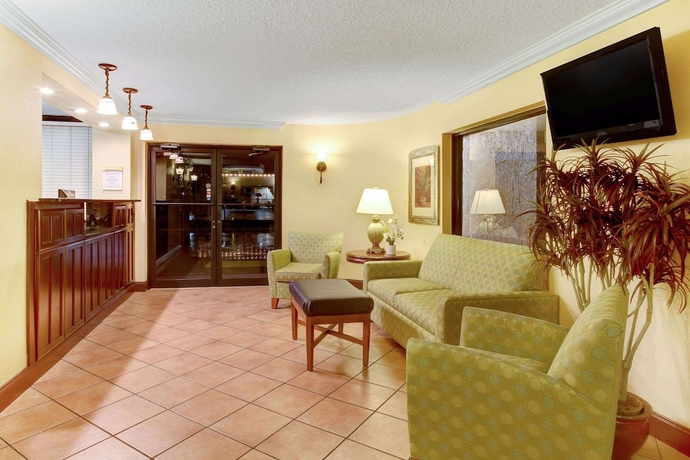 Imagen de los interiores del Hotel Days Inn Kissimmee West. Foto 19