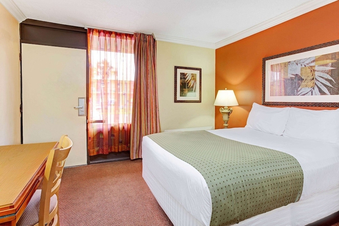 Imagen de la habitación del Hotel Days Inn Kissimmee West. Foto 14