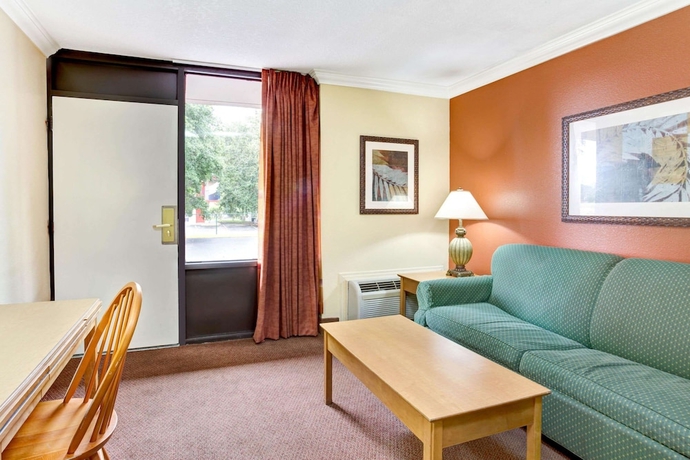 Imagen de la habitación del Hotel Days Inn Kissimmee West. Foto 16