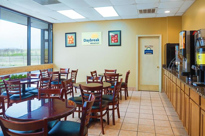 Imagen del bar/restaurante del Hotel Days Inn Lafayette/university. Foto 3