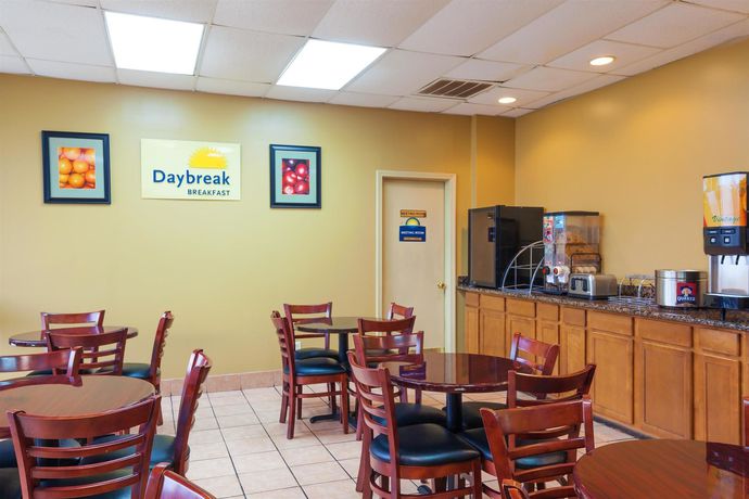 Imagen del bar/restaurante del Hotel Days Inn Lafayette/university. Foto 4