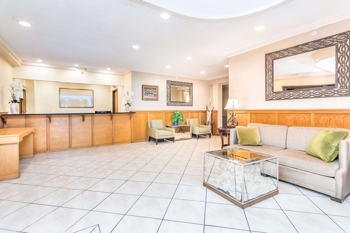 Imagen de los interiores del Hotel Days Inn Lake Okeechobee. Foto 17