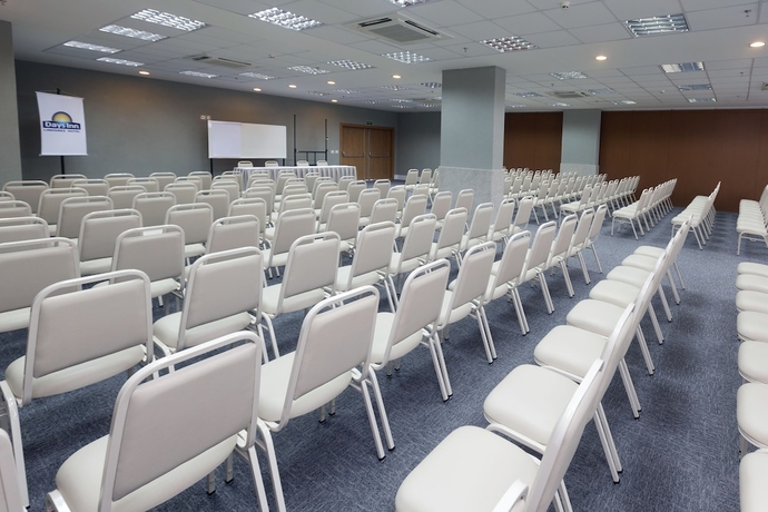 Imagen de los interiores del Hotel Days Inn Linhares. Foto 18