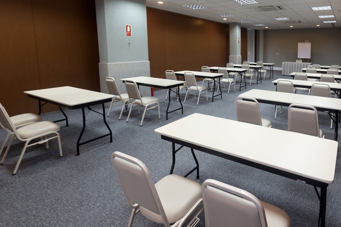 Imagen de los interiores del Hotel Days Inn Linhares. Foto 19