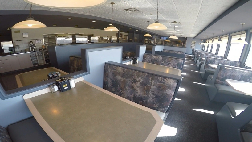 Imagen del bar/restaurante del Hotel Days Inn Lundys Lane. Foto 3