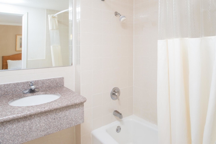 Imagen de la habitación del Hotel Days Inn San Francisco Downtown/Civic Center Area by Wyndham. Foto 5