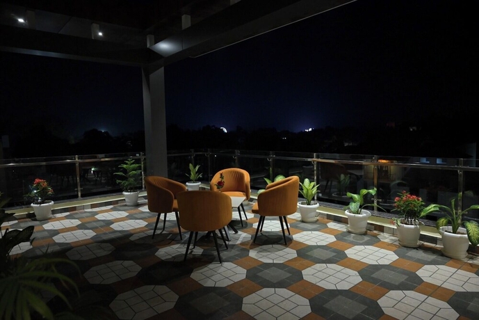 Imagen del bar/restaurante del Hotel Days Inn, Varanasi. Foto 1