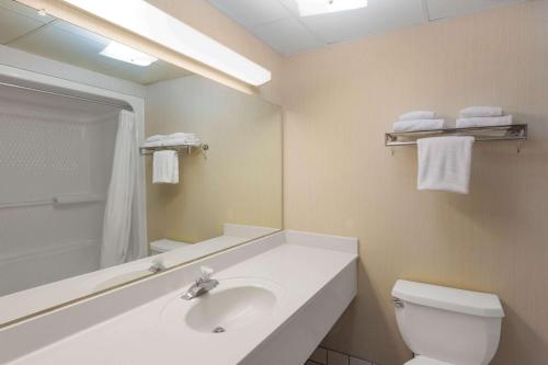 Imagen general del Hotel Days Inn & Suites Branson Entertainment District. Foto 1