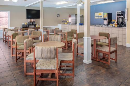 Imagen general del Hotel Days Inn & Suites Branson Entertainment District. Foto 3