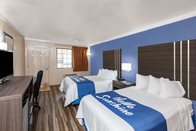 Imagen de la habitación del Hotel Days Inn & Suites By Wyndham Braunig Lake. Foto 6