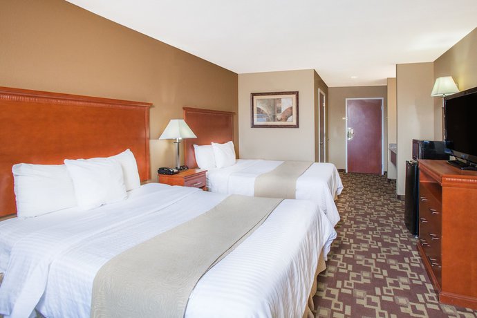 Imagen de la habitación del Hotel Days Inn & Suites By Wyndham Cabot. Foto 3
