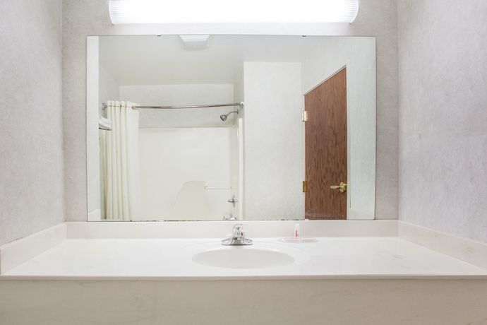 Imagen de la habitación del Hotel Days Inn & Suites By Wyndham Cabot. Foto 7
