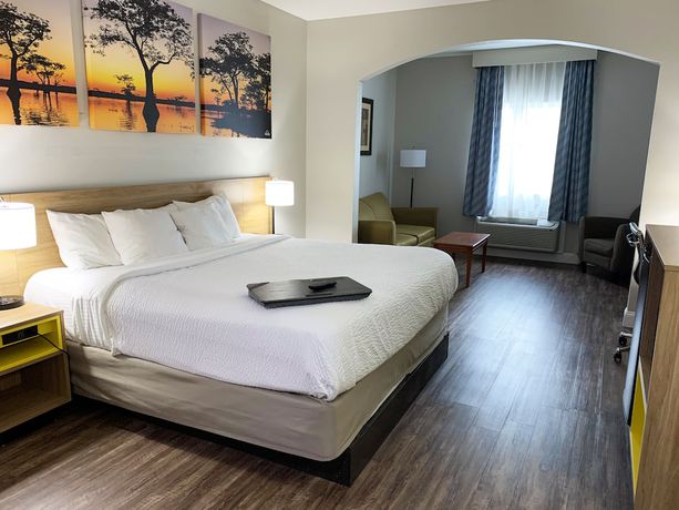 Imagen de la habitación del Hotel Days Inn & Suites By Wyndham Cabot. Foto 8
