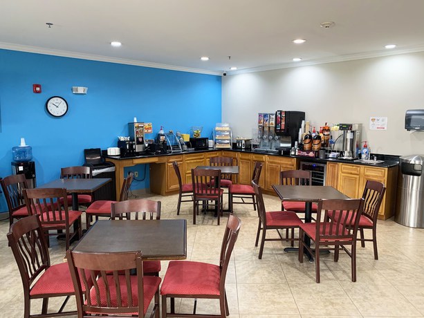 Imagen de los interiores del Hotel Days Inn & Suites By Wyndham Cabot. Foto 19