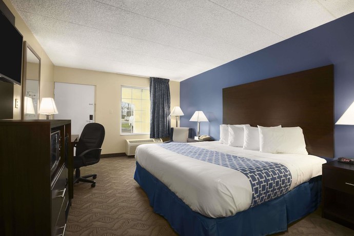 Imagen de la habitación del Hotel Days Inn & Suites By Wyndham Cherry Hill - Philade. Foto 9