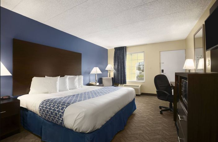Imagen de la habitación del Hotel Days Inn & Suites By Wyndham Cherry Hill - Philade. Foto 10