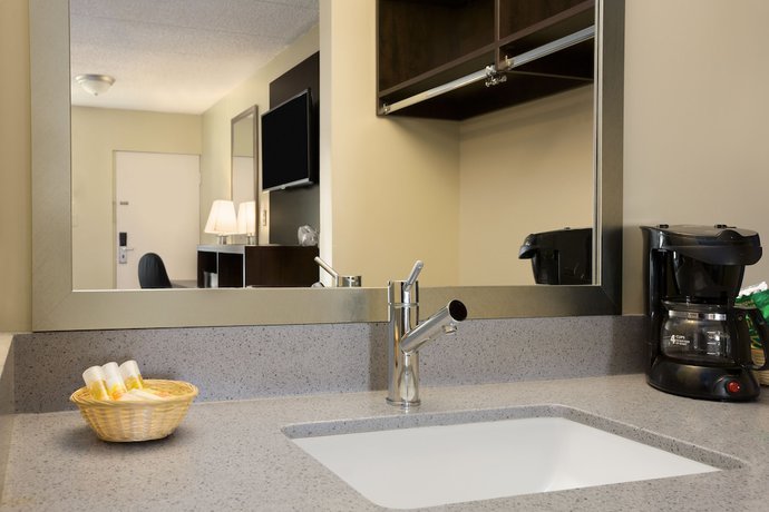 Imagen de la habitación del Hotel Days Inn & Suites By Wyndham Cherry Hill - Philade. Foto 14