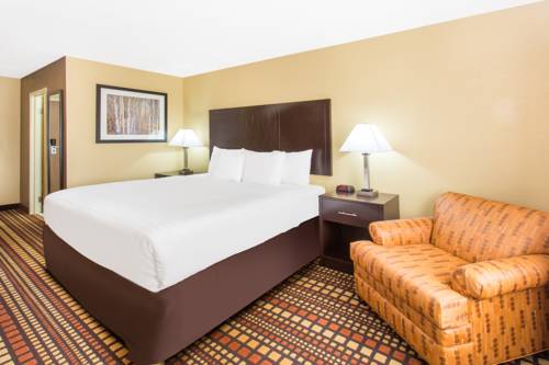 Imagen de la habitación del Hotel Days Inn & Suites By Wyndham Davenport East. Foto 5