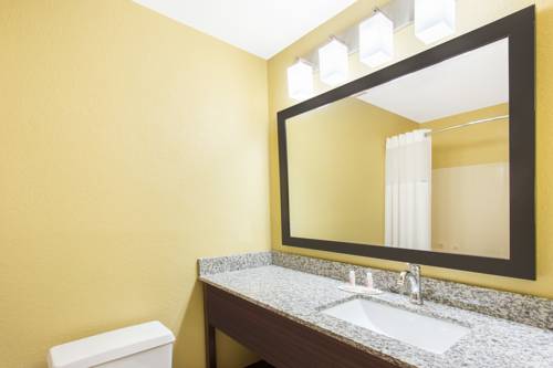 Imagen de la habitación del Hotel Days Inn & Suites By Wyndham Davenport East. Foto 6