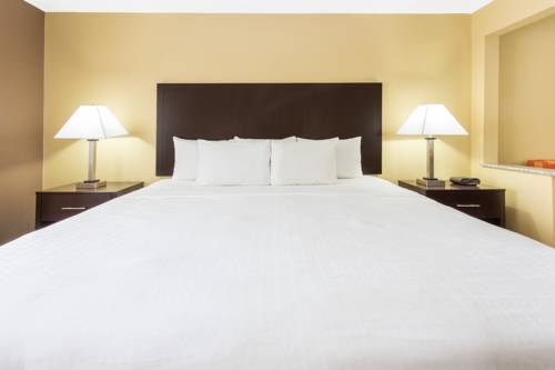 Imagen de la habitación del Hotel Days Inn & Suites By Wyndham Davenport East. Foto 7