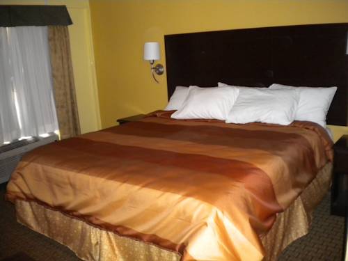 Imagen de la habitación del Hotel Days Inn & Suites By Wyndham Downtown Gatlinburg Parkway. Foto 15
