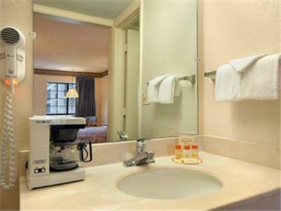 Imagen de la habitación del Hotel Days Inn & Suites By Wyndham Kokomo. Foto 6