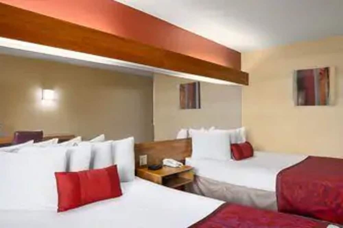 Imagen de la habitación del Hotel Days Inn & Suites By Wyndham Lafayette In. Foto 8