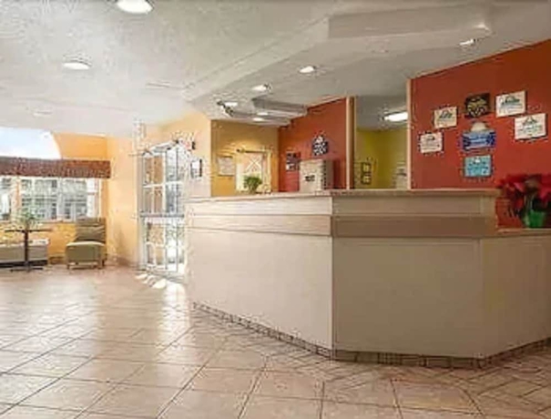 Imagen de los interiores del Hotel Days Inn & Suites By Wyndham Lafayette In. Foto 11