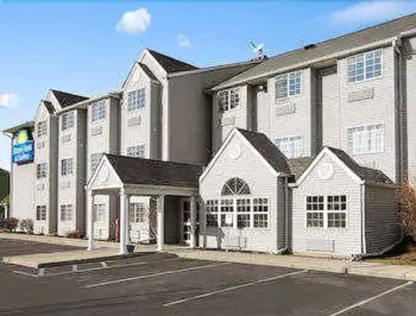 Imagen general del Hotel Days Inn & Suites By Wyndham Lafayette In. Foto 2