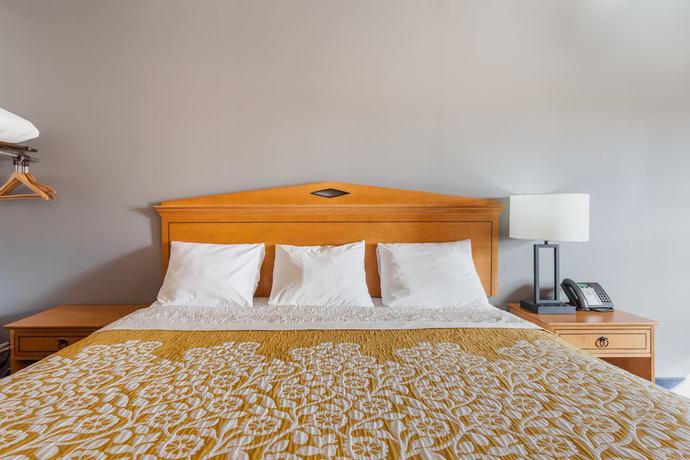 Imagen de la habitación del Hotel Days Inn & Suites By Wyndham Lancaster Amish Count. Foto 10