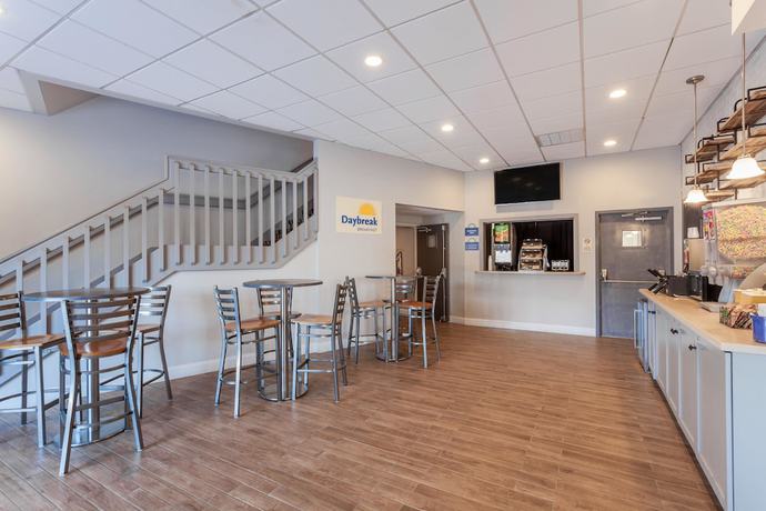 Imagen del bar/restaurante del Hotel Days Inn & Suites By Wyndham Lancaster Amish Count. Foto 5