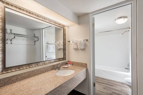 Imagen de la habitación del Hotel Days Inn & Suites By Wyndham Lodi. Foto 4