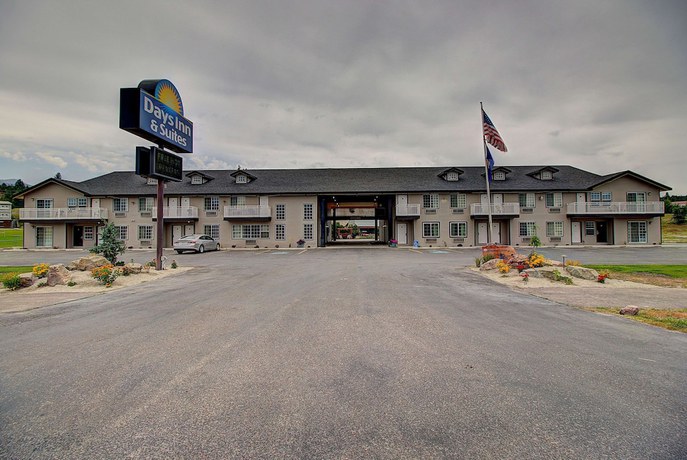 Imagen general del Hotel Days Inn & Suites By Wyndham Lolo. Foto 1