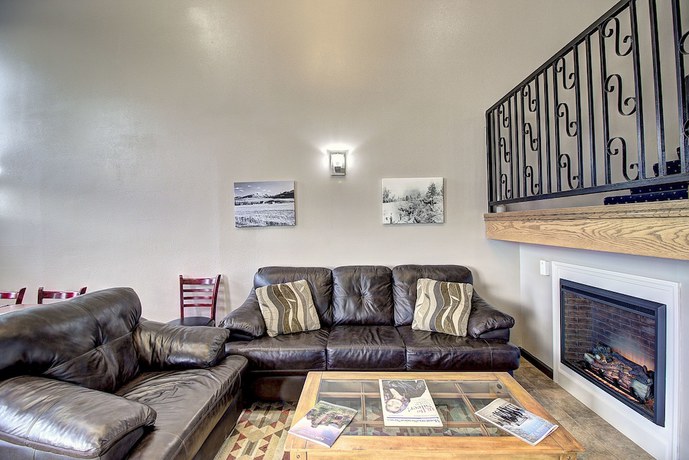 Imagen de los interiores del Hotel Days Inn & Suites By Wyndham Lolo. Foto 19