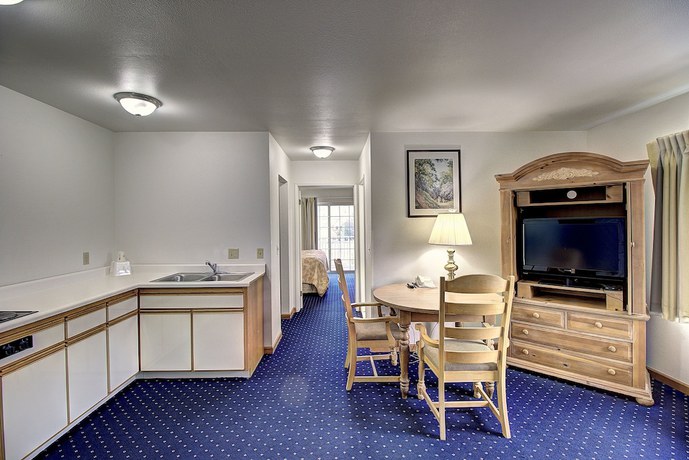 Imagen de la habitación del Hotel Days Inn & Suites By Wyndham Lolo. Foto 14