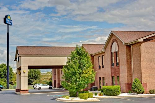 Imagen general del Hotel Days Inn & Suites By Wyndham Louisville Sw. Foto 1