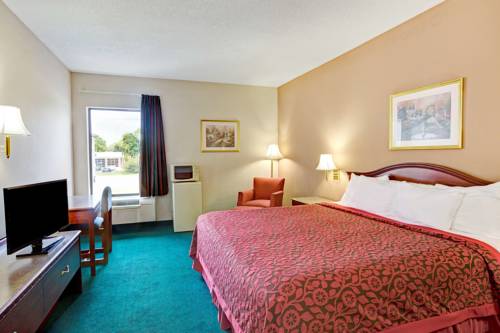 Imagen de la habitación del Hotel Days Inn & Suites By Wyndham Louisville Sw. Foto 2