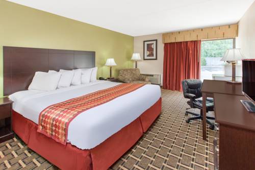 Imagen general del Hotel Days Inn & Suites By Wyndham Madison Heights Mi. Foto 1