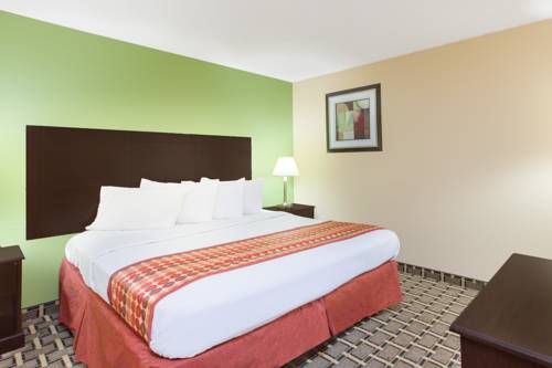 Imagen de la habitación del Hotel Days Inn & Suites By Wyndham Madison Heights Mi. Foto 6