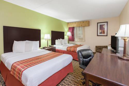 Imagen de la habitación del Hotel Days Inn & Suites By Wyndham Madison Heights Mi. Foto 7