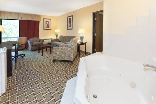 Imagen de la habitación del Hotel Days Inn & Suites By Wyndham Madison Heights Mi. Foto 11