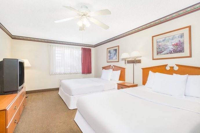 Imagen de la habitación del Hotel Days Inn & Suites By Wyndham Marshall. Foto 10