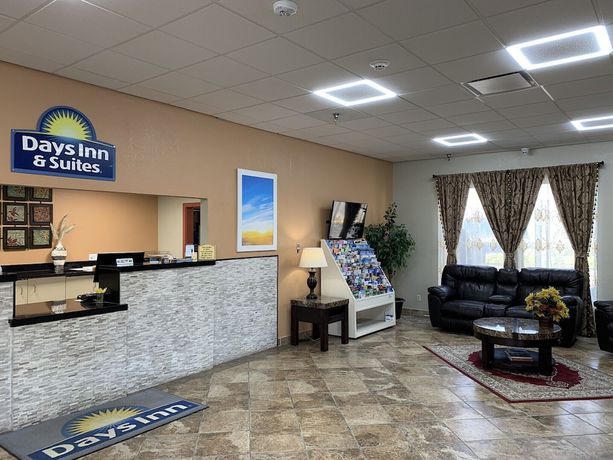 Imagen de los interiores del Hotel Days Inn & Suites By Wyndham Mt Pleasant. Foto 6