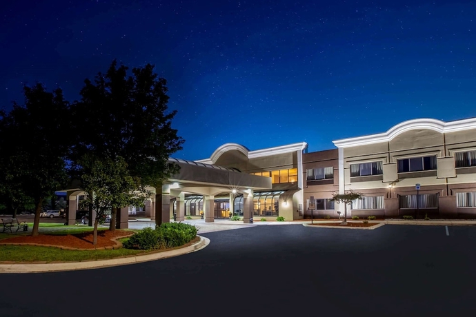 Imagen general del Hotel Days Inn & Suites By Wyndham Rochester Hills Mi. Foto 1