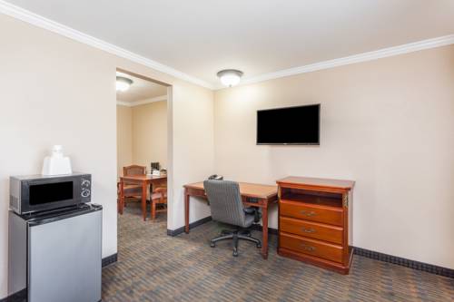 Imagen de la habitación del Hotel Days Inn & Suites By Wyndham San Diego Sdsu. Foto 11
