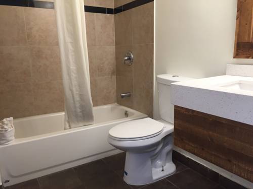 Imagen de la habitación del Hotel Days Inn & Suites By Wyndham San Diego Sdsu. Foto 13
