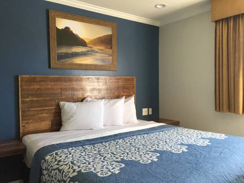 Imagen de la habitación del Hotel Days Inn & Suites By Wyndham San Diego Sdsu. Foto 14