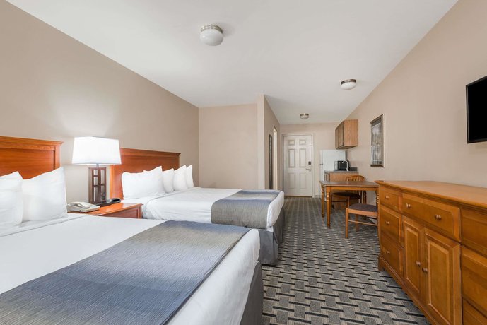 Imagen de la habitación del Hotel Days Inn & Suites By Wyndham Sellersburg. Foto 9