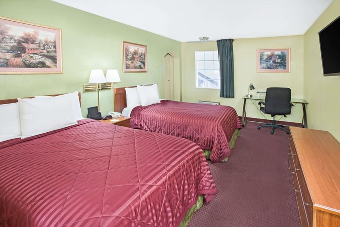 Imagen de la habitación del Hotel Days Inn & Suites By Wyndham Terre Haute. Foto 3