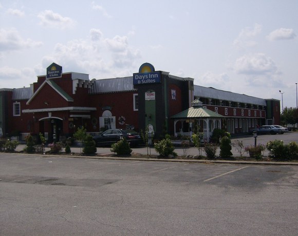 Imagen general del Hotel Days Inn & Suites By Wyndham Terre Haute. Foto 1